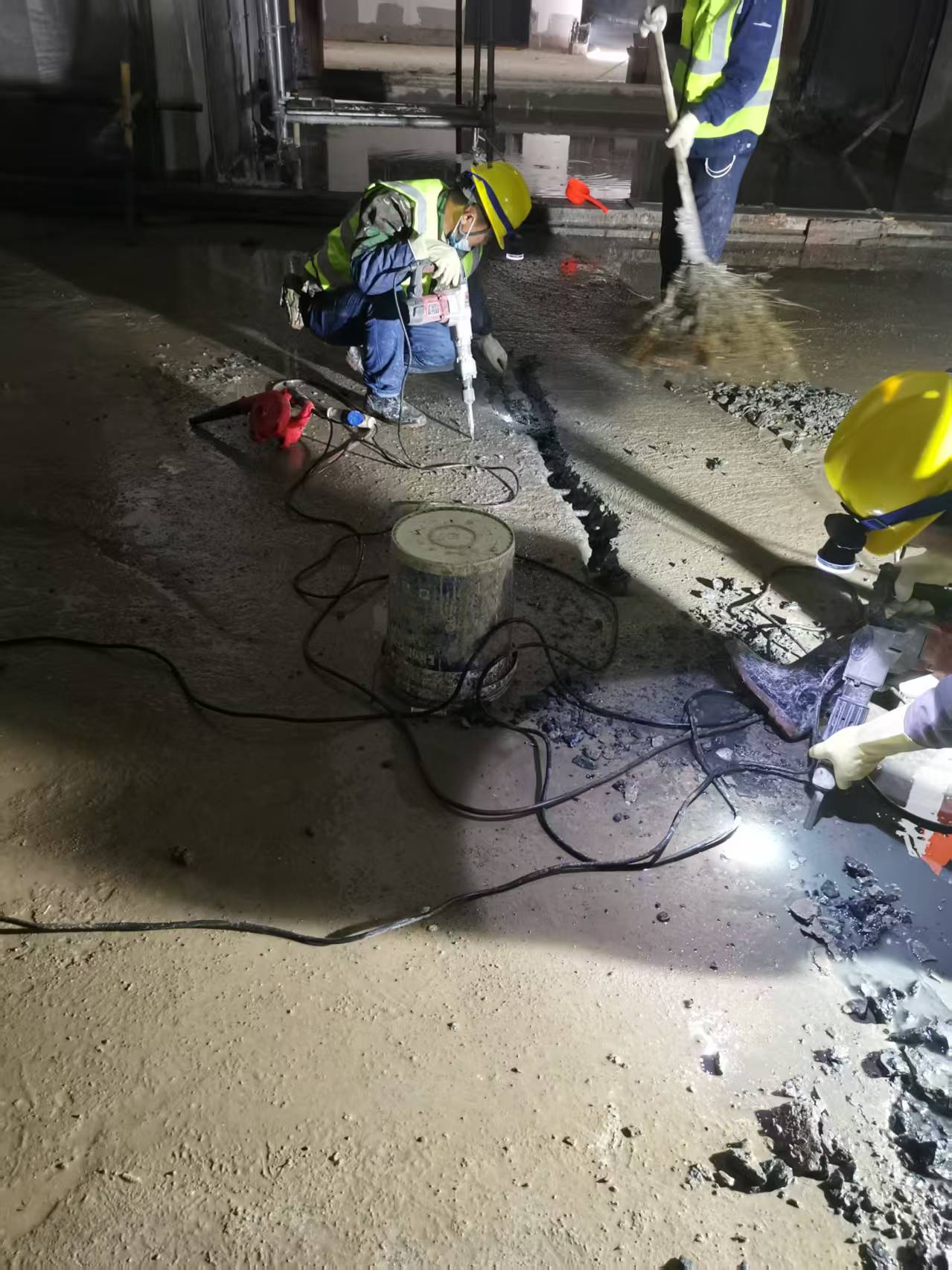 地下室防水堵漏怎么做