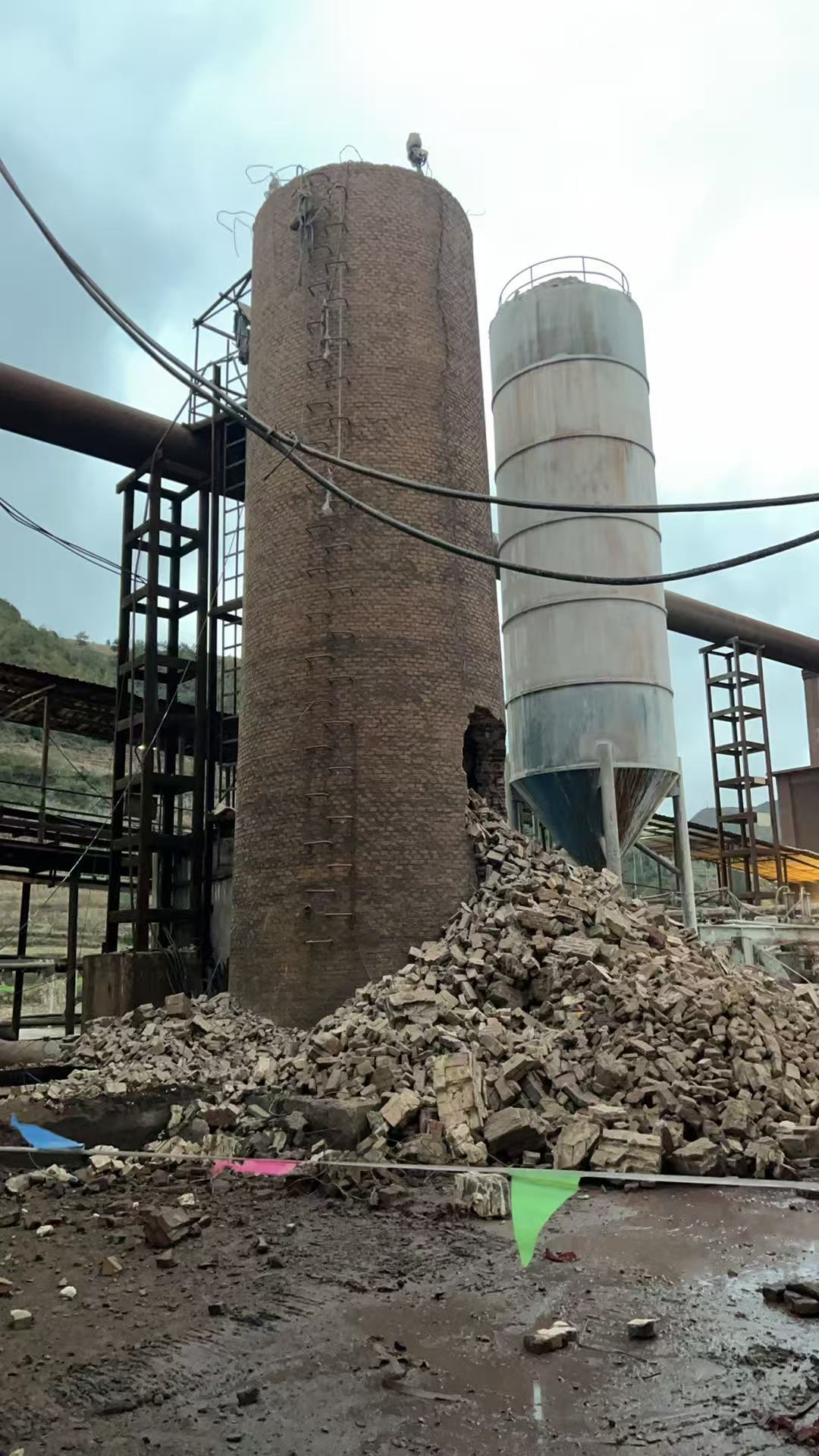 砖烟囱人工拆除方法步骤