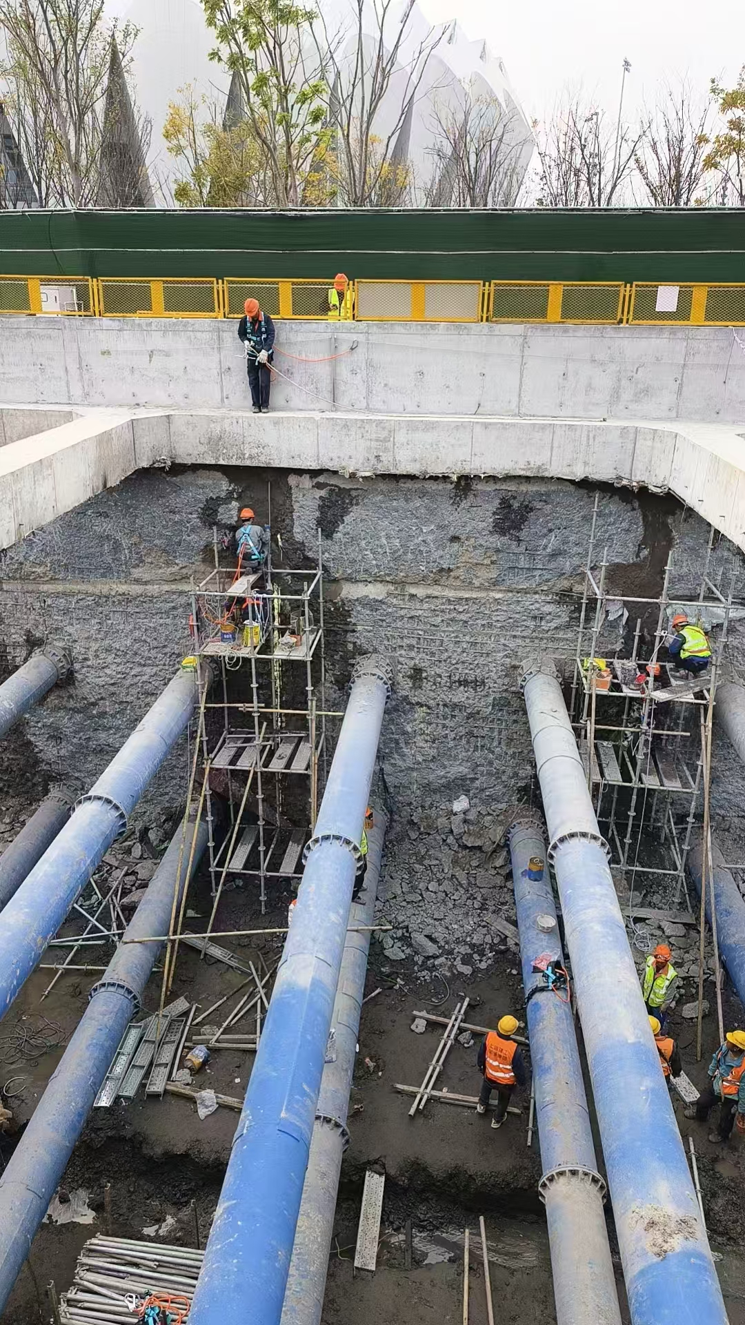 电梯井伸缩缝高压注浆堵漏