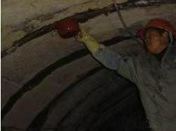 电梯井穿墙螺栓孔堵漏